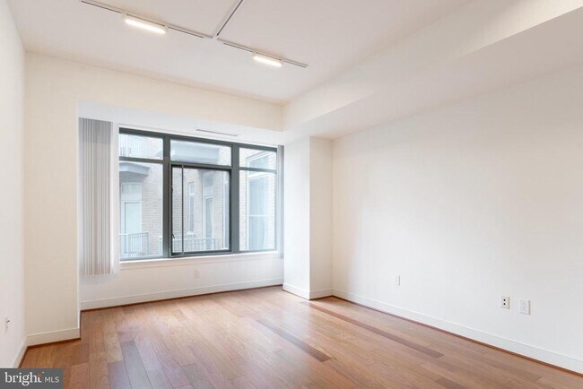 Building Photo - 2425 L St NW