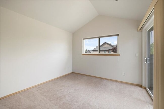 Building Photo - 423 Columbia Point Dr