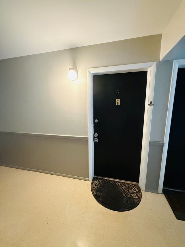 Building Photo - Spacious 2 Bedroom Hazelwood Apartment