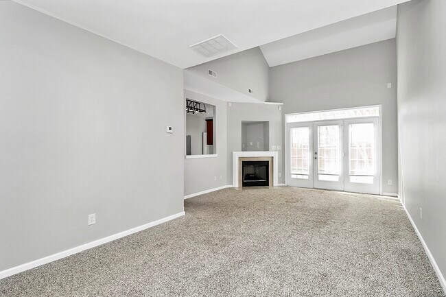 Building Photo - 141 Ross Moore Ave