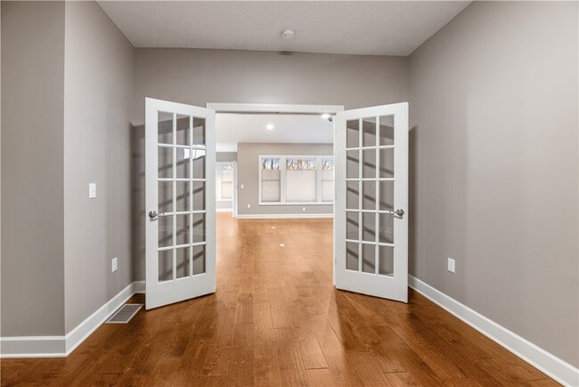 Building Photo - 1352 Creeks Edge Dr