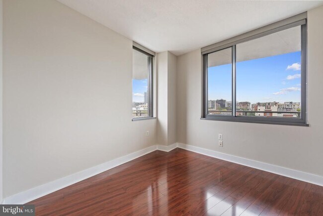 Building Photo - 2001 15th St N