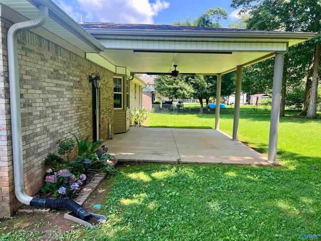 Building Photo - 110 Laurel Oak Rd