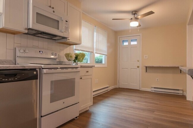 Building Photo - 144 Blanchard Rd