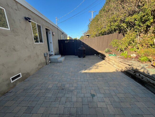 Building Photo - Remodeled, 2BD/2BA Duplex w/ Sunset Views: Fenced Yard, Garage, Steps to Beach & Downtown Encinitas