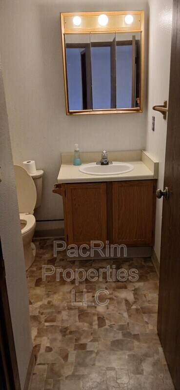 Building Photo - 10260 Jamestown Dr