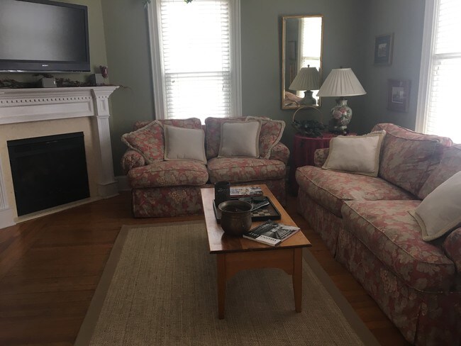 Building Photo - 57 George St