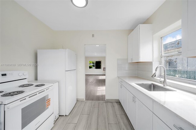 Building Photo - 2025 Fillmore St