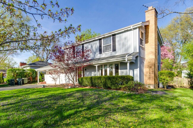 Building Photo - 813 Meadow Ln