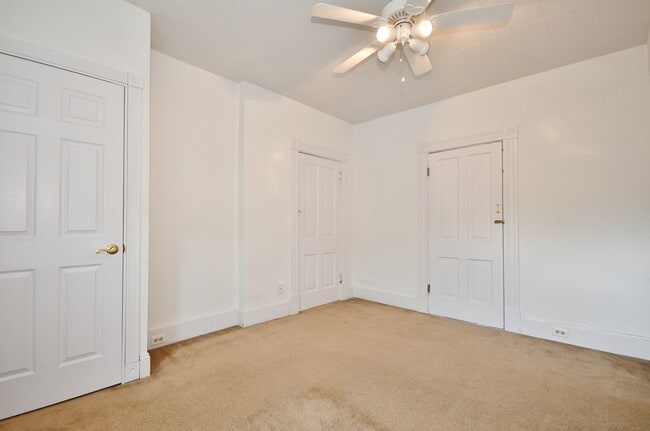 Building Photo - 121 S 16th St