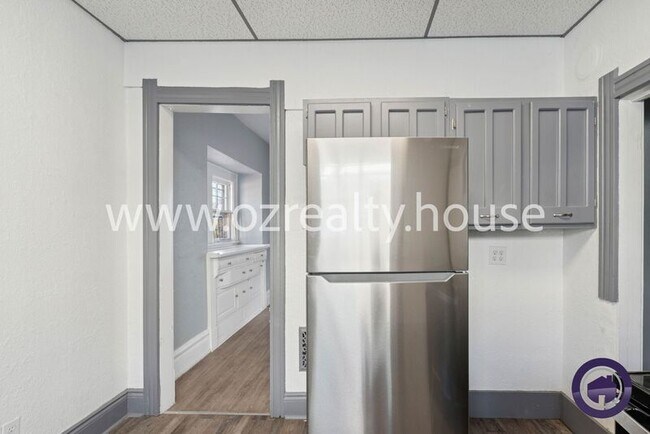 Building Photo - 3936 Woodhaven Dr