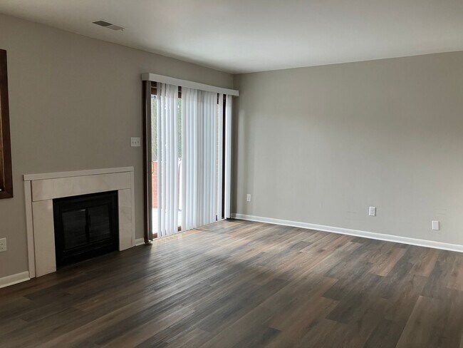 Building Photo - WATERFRONT Two Bed Townhouse in Denver With BOAT SLIP!!