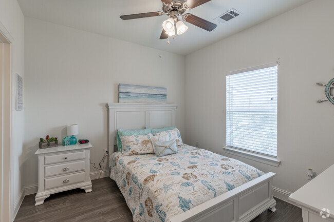 2BR, 2BA - 859 SF - Ingleside Pioneer Crossing