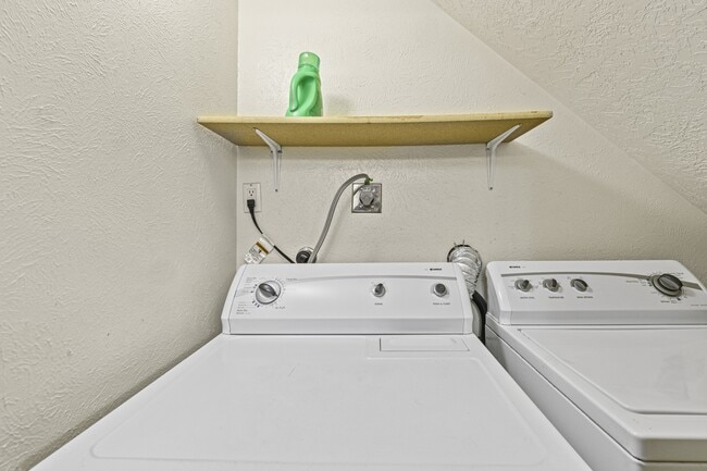 Building Photo - 214 Metz Dr