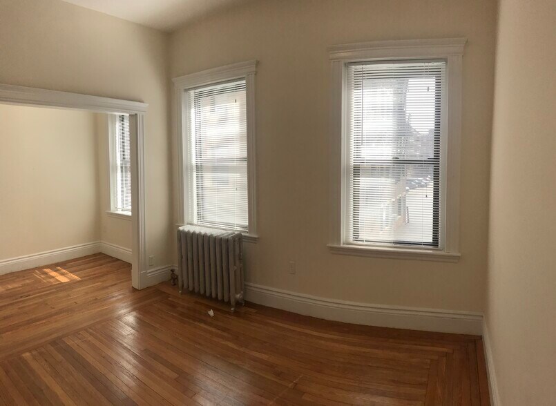 Primary Photo - 468 Park Dr