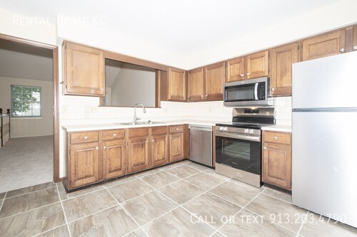 Building Photo - 5619 Riley-