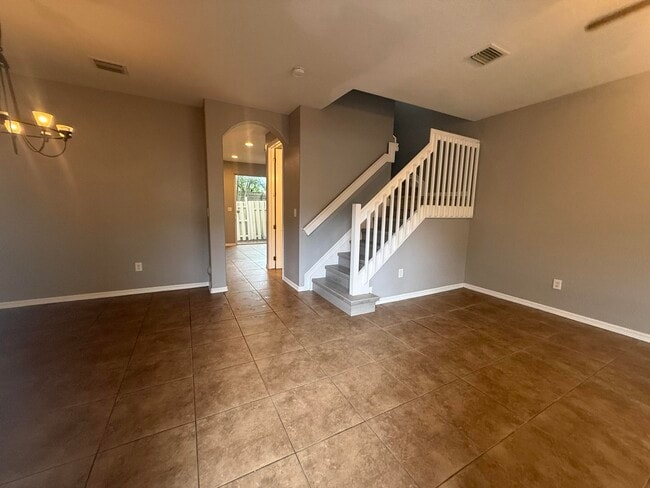 Building Photo - 2851 Prospect Rd