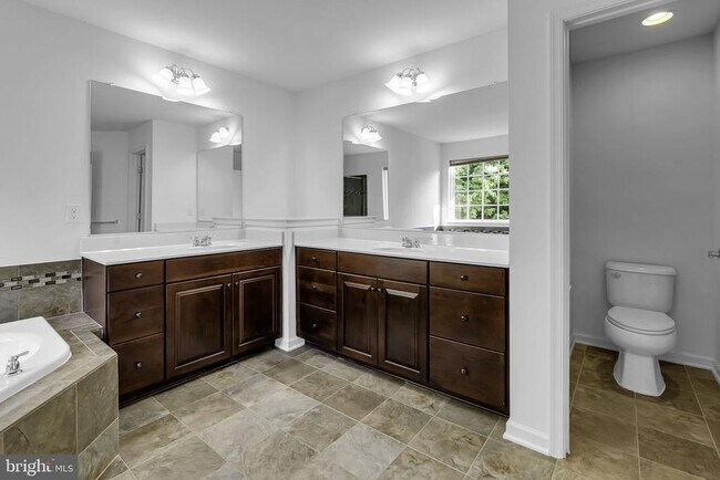 Building Photo - 40560 Aldie Springs Dr