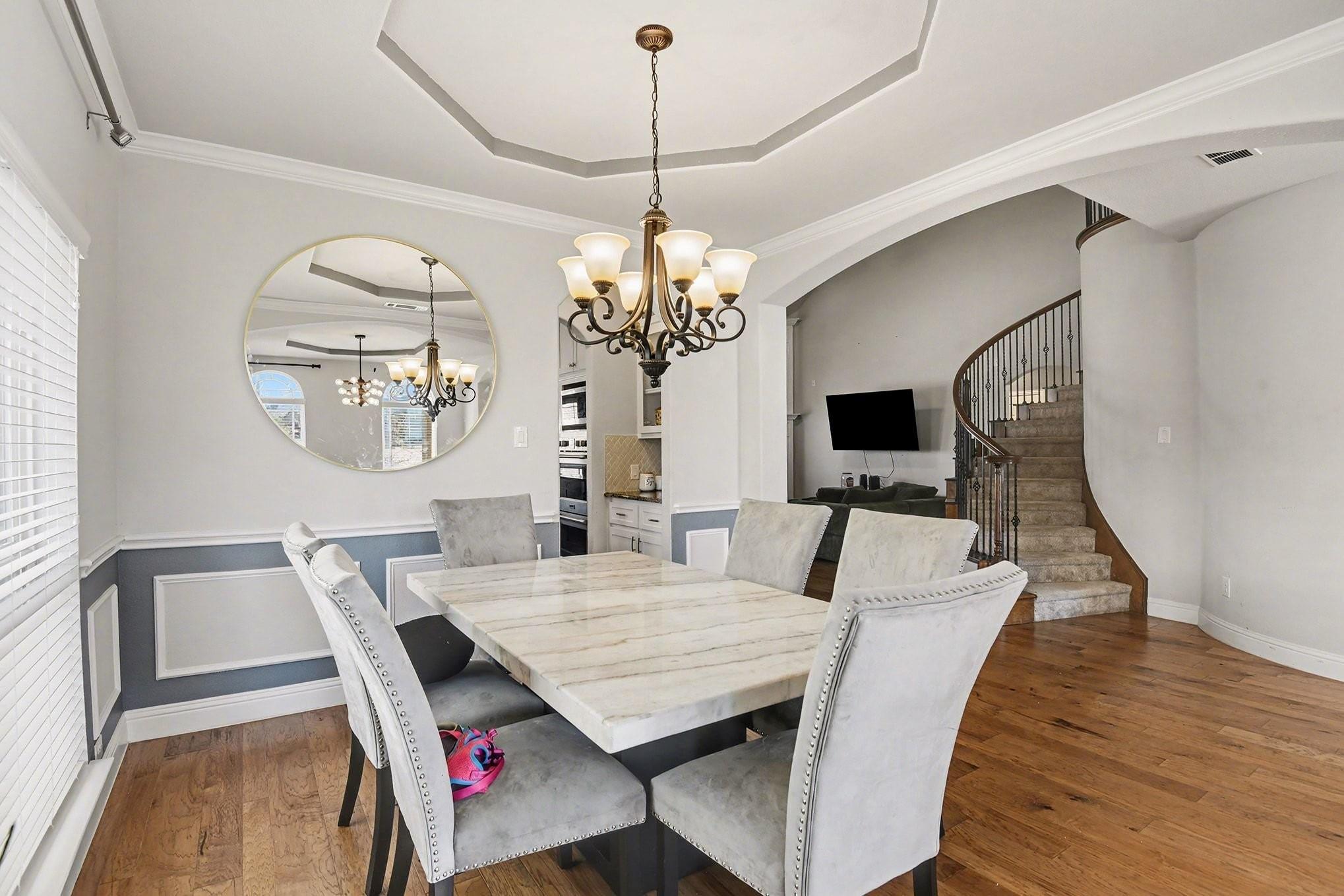 Building Photo - 6116 Cooper Creek St