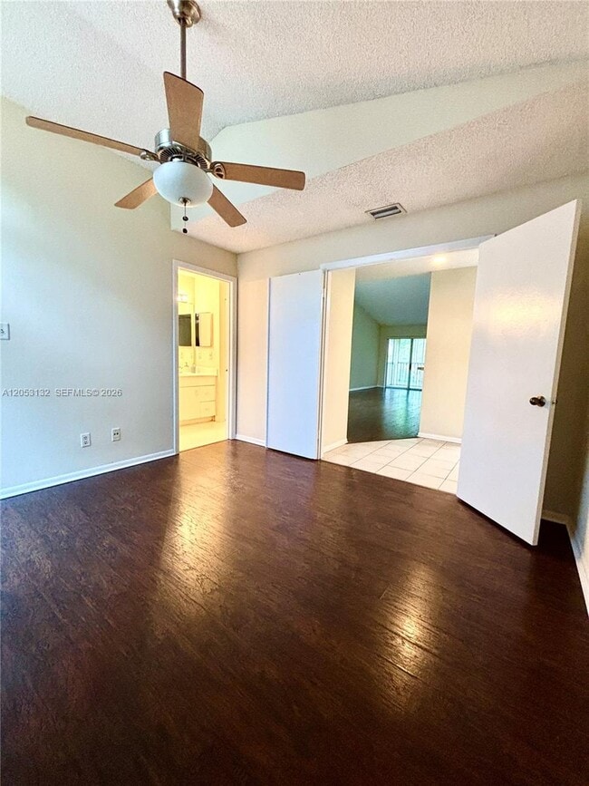 Building Photo - 1040 Coral Club Dr