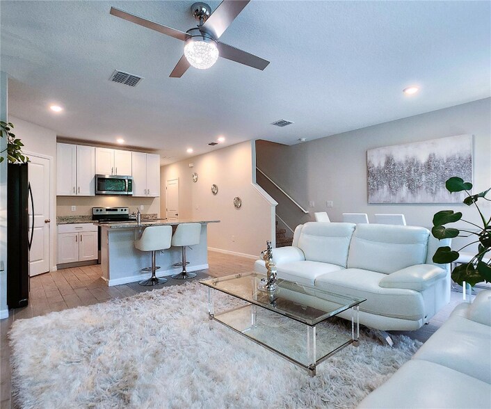 Building Photo - 17015 Coral Key Dr