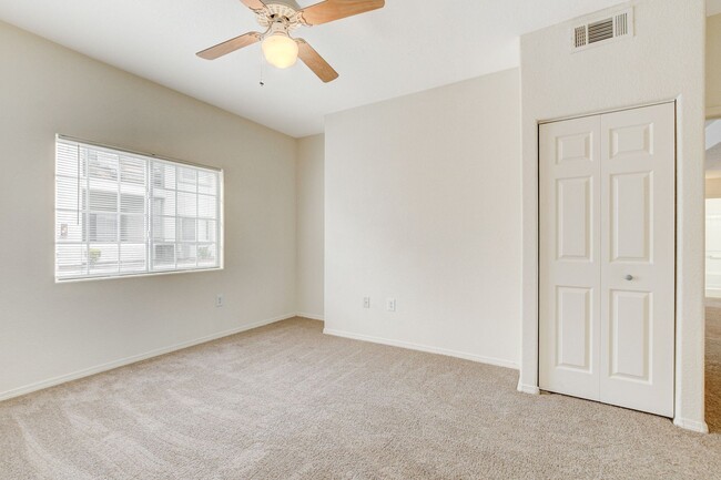 Building Photo - Beautiful 2 Bedroom 2 Full Bath Condo