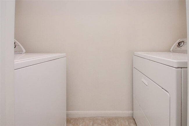 Building Photo - 4512 Balkin St