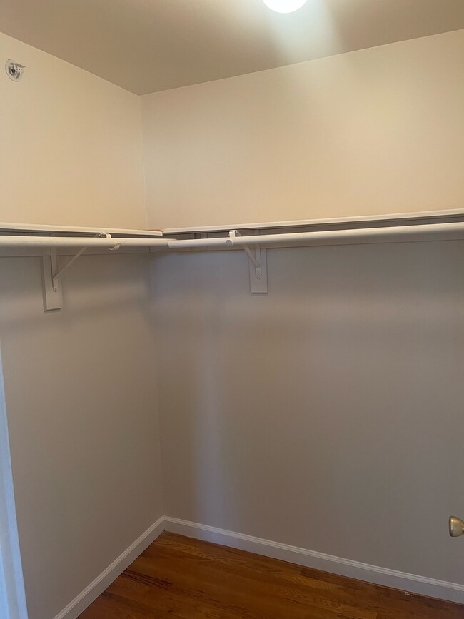 walk-in closet 1 - 34 Crawford St