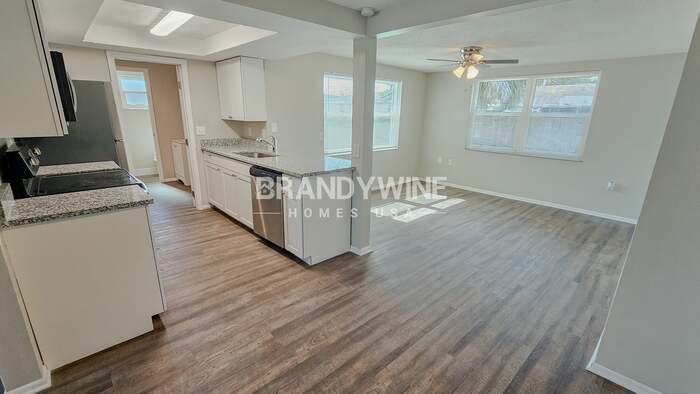 Building Photo - 6914 Tierra Verde St