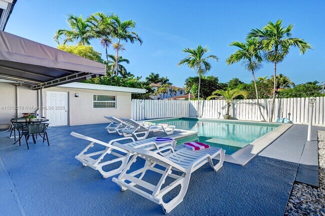 Building Photo - 825 Harrison St