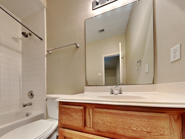 Building Photo - 20618 Sycamore Crest Ln