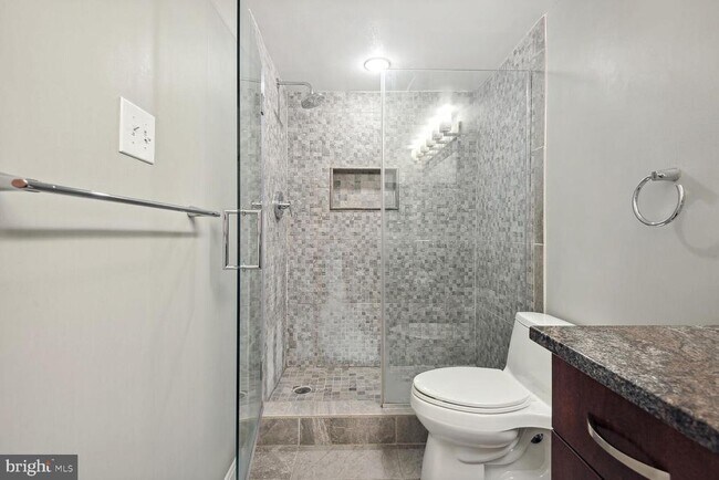 Building Photo - 1530 Key Blvd