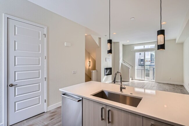 Building Photo - 3090 Wilson Ct