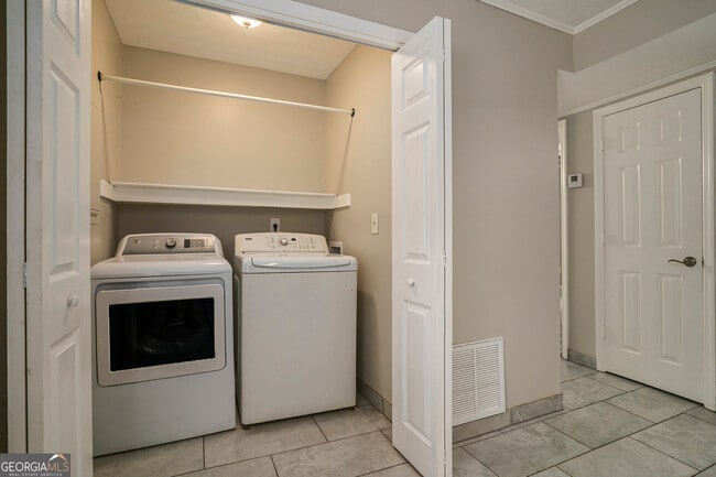 Building Photo - 9285 Cedar Ridge Dr NW