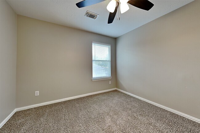 Building Photo - 31243 Quail Oak Park Ln