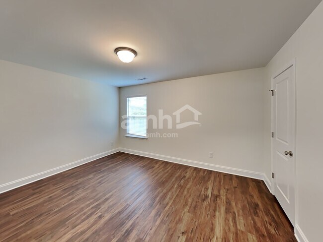 Building Photo - 5949 Hagar Vly Dr