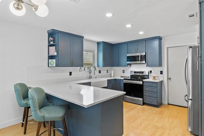 Building Photo - 722 Decker Prairie Dr