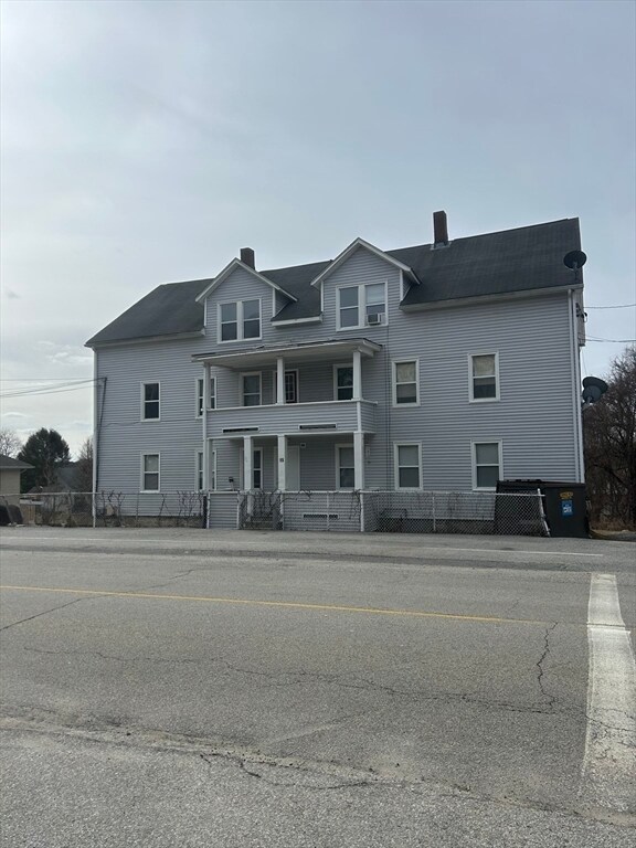 Building Photo - 15 Pine St