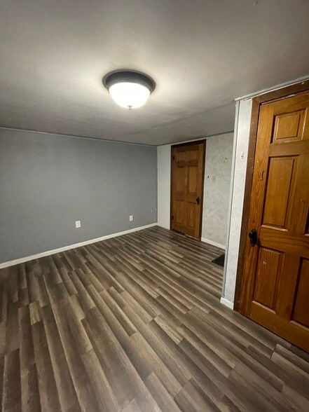 Building Photo - 1012 5th St