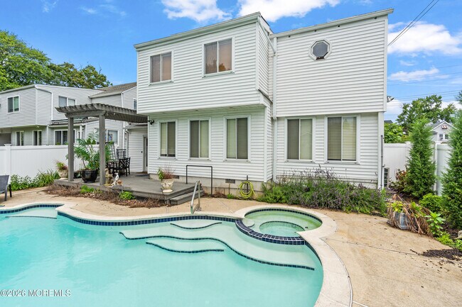 Building Photo - 608 Corlies Ave