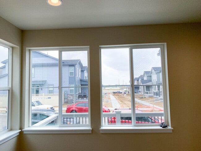 Building Photo - Stunning 4-Bedroom Duplex in Desirable Alpine Vista Neighborhood