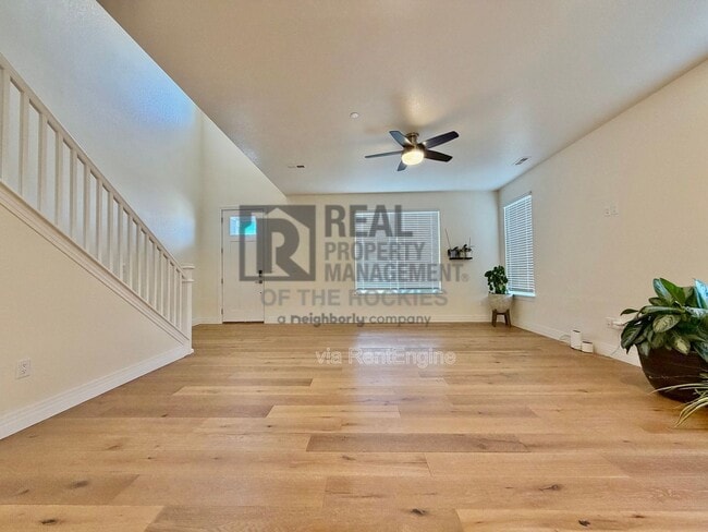 Building Photo - 1203 Bon Homme Richard Dr