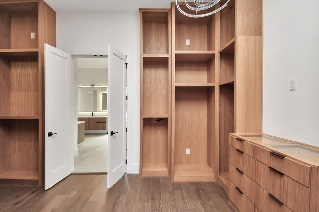 Building Photo - 5414 John Dreaper Dr