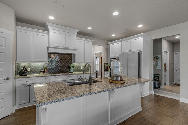 Building Photo - 2630 E Bayside Xing