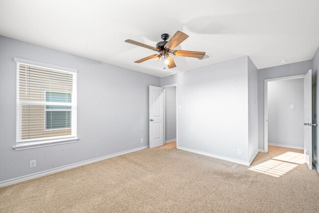 Building Photo - Spacious 5 Bed, 3.5 Bath Home | Game Room, Corner Lot & Near Lackland AFB