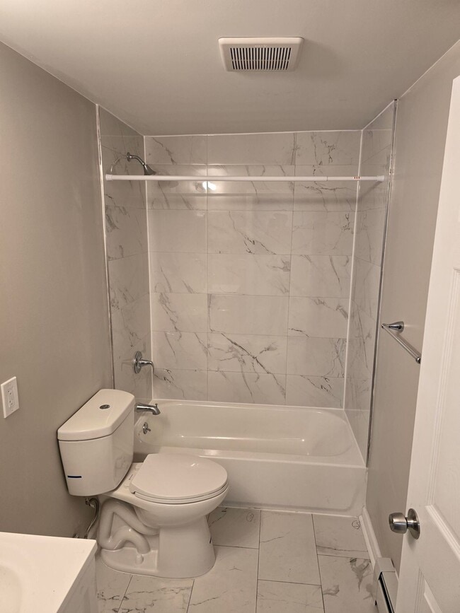 Building Photo - ? Modern Comfort: 3-Bedroom Living in Hartford’s Friendliest Area ?