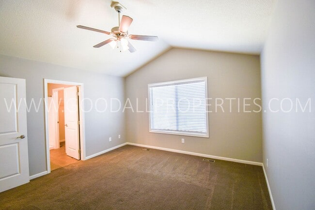 Building Photo - 4 Bedroom Detached Townhome in Waukee with Finished Basement