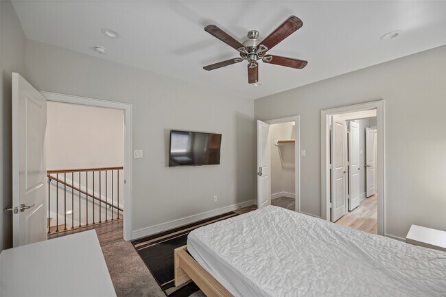 Building Photo - 6533 Castlebay Dr
