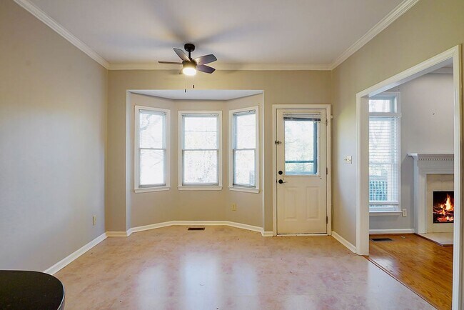 Building Photo - Convenient 3BR/2BA in Homewood