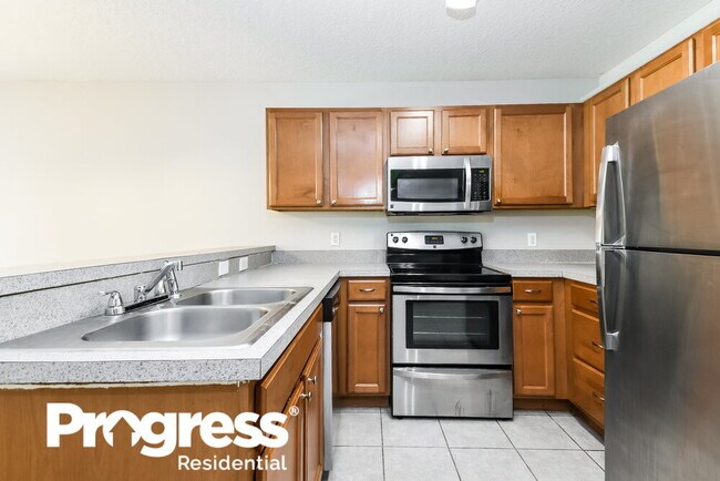 Building Photo - 693 Cresting Oak Cir